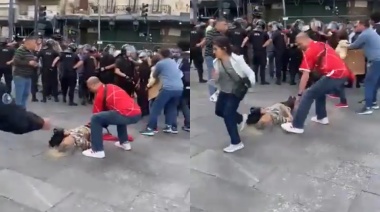 VIDEO: Brutal agresión a una jubilada en las inmediaciones del Congreso