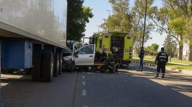 La Plata: mujer herida en grave accidente sobre Av. 31, detalles del rescate