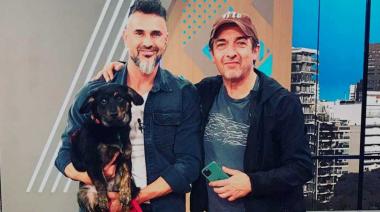 De no creer: Ricardo Darín caminaba por Palermo encontró un perro extraviado, lo adoptó y todo quedó registrado en vivo