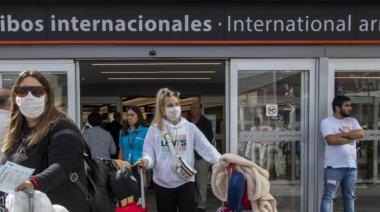 Vuelven las restricciones para quienes llegan del exterior