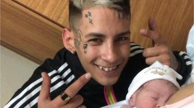 Lgante fue papá: “Ahí nació Jamaica. Por poco no nació 420. Nació a las 4 y 29"