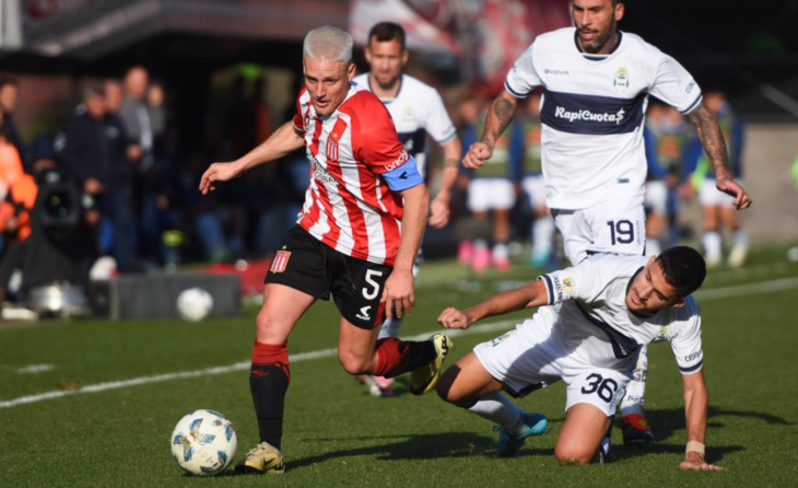 Uno de los últimos enfrentamientos entre Gimnasia y Estudiantes que podría repetirse en las semifinales de la Copa de la Liga.