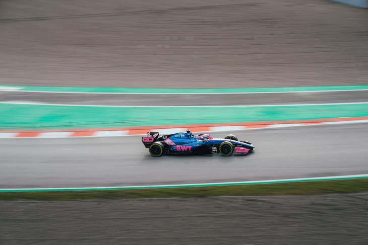 Más imágenes del A526 rodando en el shakedown en Barcelona.