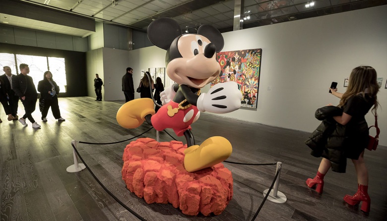 Mickey Mouse Protagoniza El CCK Con Su Propia Estatua Y Muestras De mickey-mouse-protagoniza-el-cck-con-su-propia-estatua-y-muestras-de