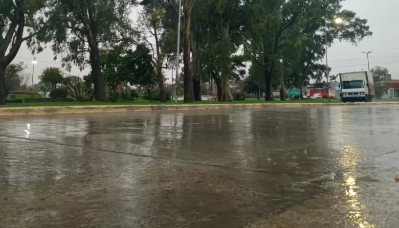 Tormenta en Berisso: sin evacuados y con tareas de asistencia en marcha
