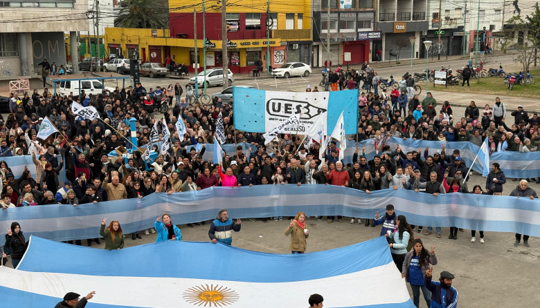 Multitudinaria movilización en Berisso en apoyo a Cristina Fernández de Kirchner