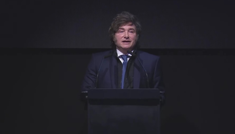 Javier Milei cerró el Congreso Libertario con fuertes críticas a Kicillof y una arenga a disputar la Provincia: "es Kirchnerismo o Libertad"