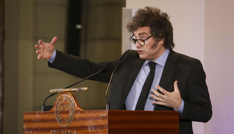 Milei confirmó que vetará el aumento a jubilados y acusó de “traidora” a Villarruel