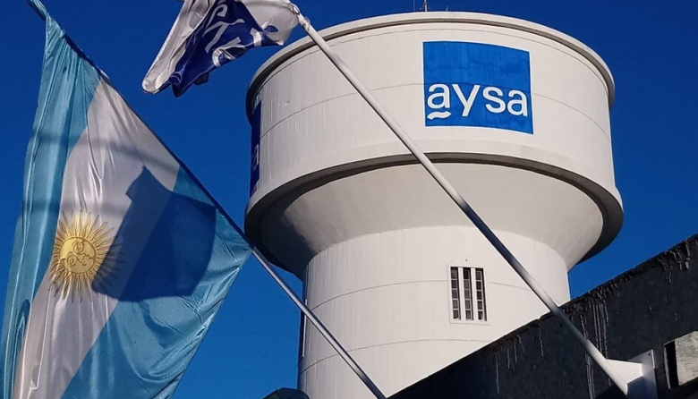 El Gobierno puso en marcha la privatización de AySA: licitación, acciones privadas y polémica