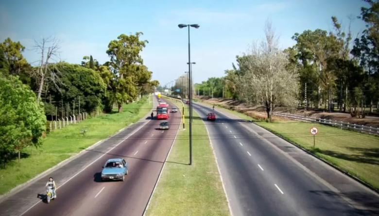La onda verde en Camino Centenario redujo un 40% los tiempos de viaje ...