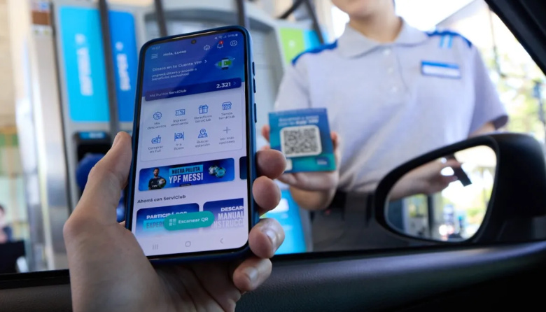 YPF permitirá pagar la nafta en dólares a través de su app: cómo funciona