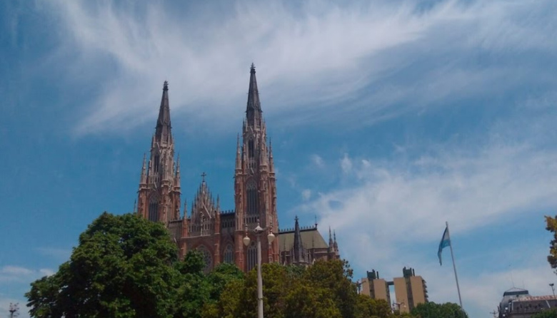Cielo entre nubes y claros: así estará el tiempo este miércoles en La Plata