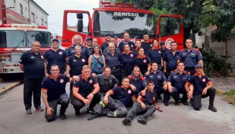 Autogestión y compromiso: los Bomberos de Berisso renovaron su indumentaria con recursos propios