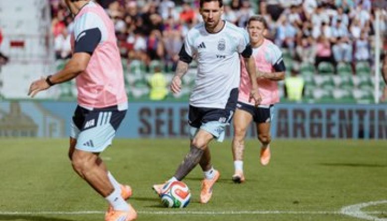 Estadio lleno y emoción: el posteo de Messi tras la práctica de la Selección en Elche