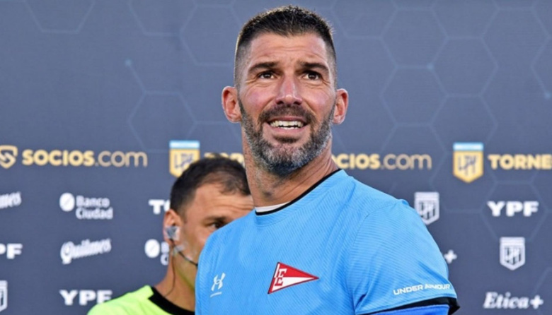 Un hincha de Gimnasia invitó a pelear a Andújar y el ex arquero le respondió