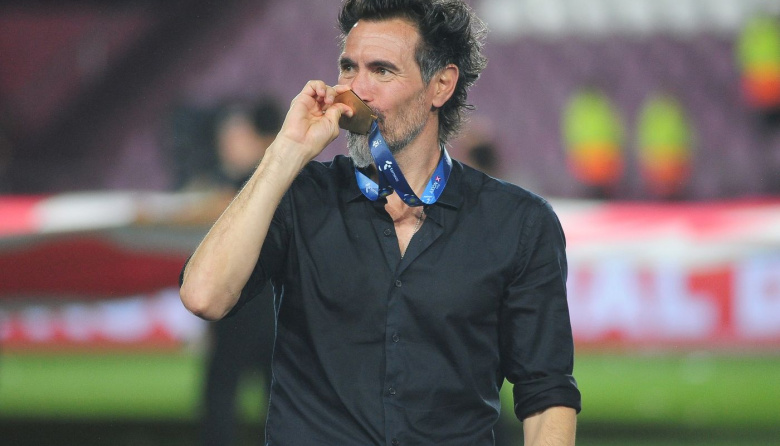 ¿Cuándo renueva Eduardo Domínguez su contrato con Estudiantes?