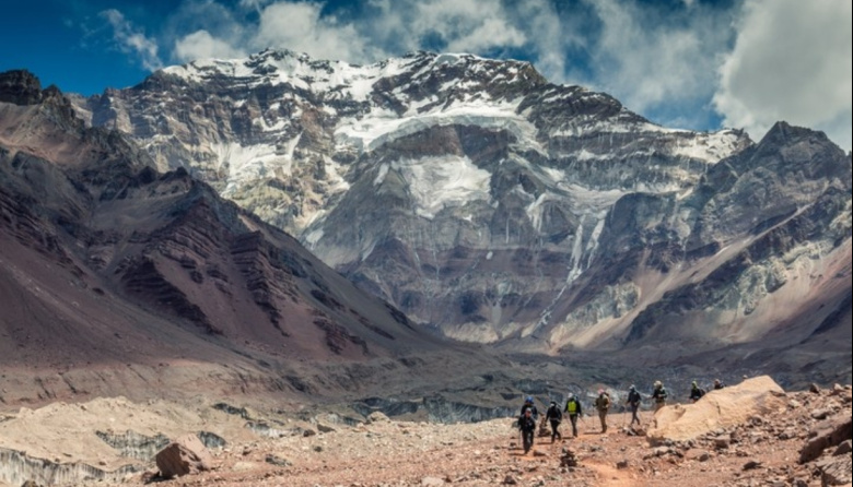 Murió un montañista ruso de 55 años mientras subía el Aconcagua en Mendoza