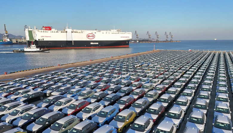 Caputo defendió la llegada de 5.000 autos chinos y anticipó una baja de precios