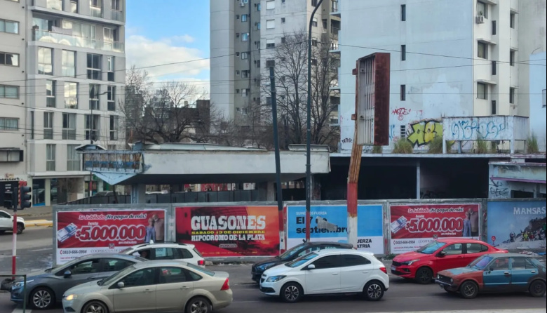 La Plata: demolerán la mítica estación de servicio abandona de 1 y 60