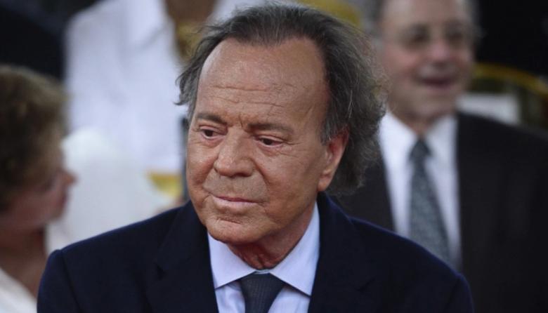 Dos exempleadas acusan a Julio Iglesias de agresiones sexuales