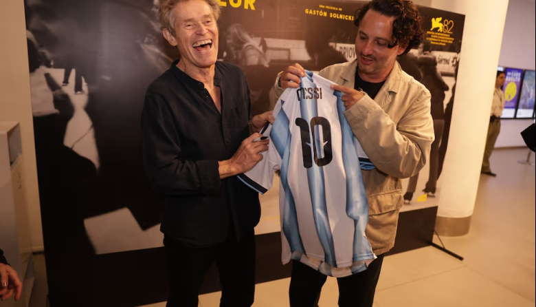 Furor por Willem Dafoe en Buenos Aires: alfombra roja y selfies en el MALBA