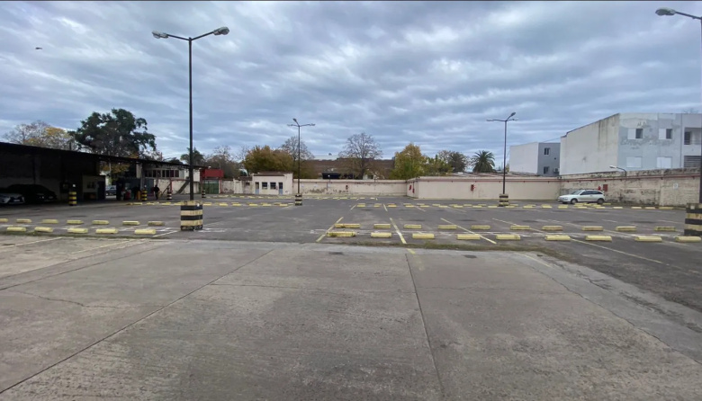 Subasta millonaria en La Plata: qué pasará con el histórico estacionamiento del Bingo