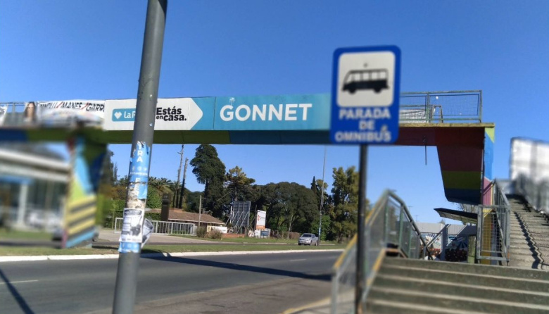 Gonnet: un hombre cayó del puente de Camino Centenario y 501 y está en grave estado
