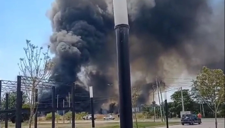 Un incendio en una cantera de Zona Norte generó alarma entre vecinos de La Plata