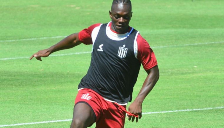 Edwuin Cetré volvió a entrenarse en Estudiantes mientras se define su futuro en el mercado