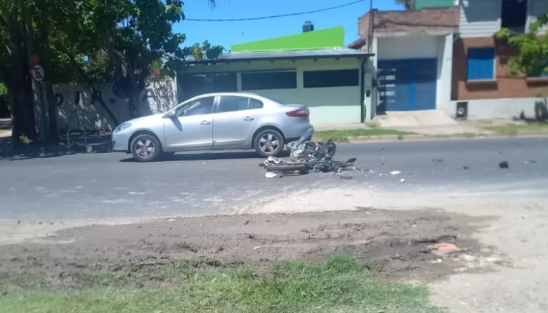 Berisso: murió un motociclista tras un triple choque con un camión y un auto