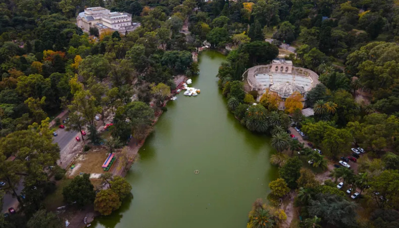 Alak analiza un ambicioso proyecto para cerrar el Bosque de La Plata por las noches