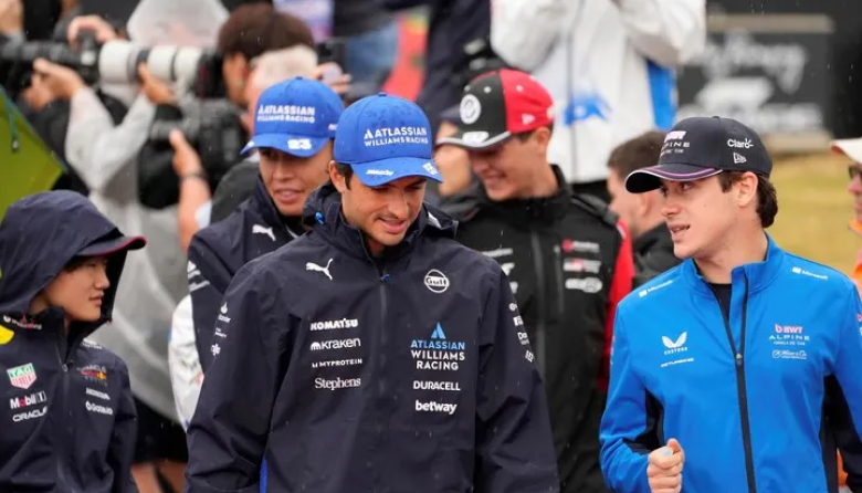 Carlos Sainz elogió a Franco Colapinto tras su duelo en el arranque de la Fórmula 1 2026