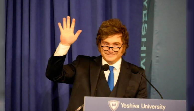 Milei llamó “chorros” a los empresarios que defienden la industria nacional y apuntó contra Rocca y Madanes Quintanilla