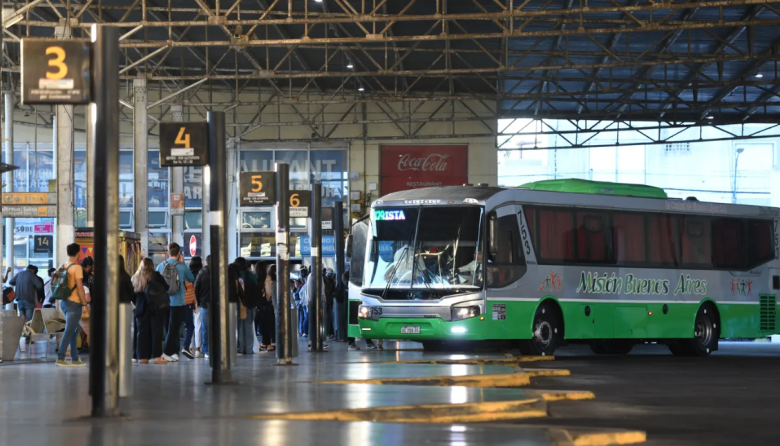 Viajar de La Plata a Capital ya cuesta cerca de $200.000 por mes