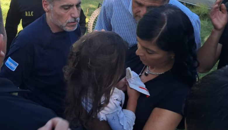 Encontraron a Esmeralda, la nena de 2 años desaparecida en Cosquín