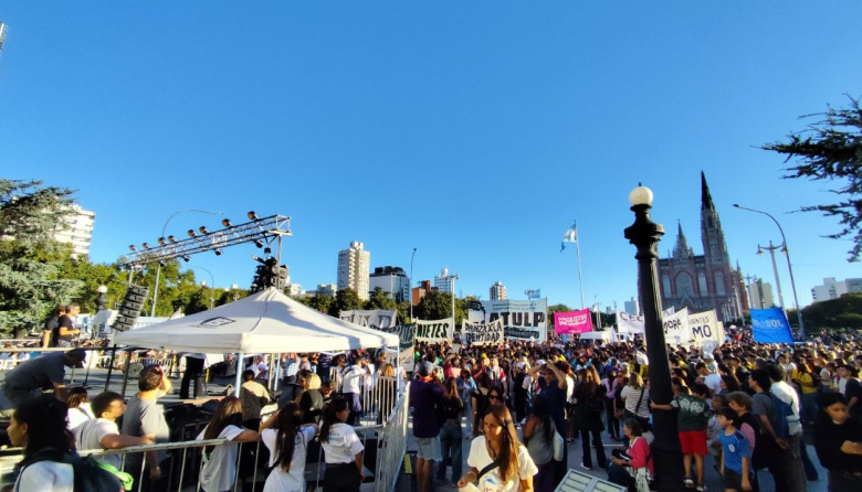Masiva marcha en La Plata por el Día de la Memoria a 50 años del golpe de Estado