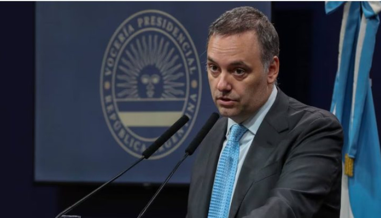 Manuel Adorni: dos acreedoras negaron conocerlo y la Justicia investiga la compra