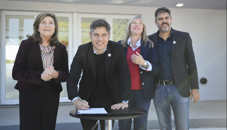 Kicillof inauguró en Carlos Tejedor el centro universitario Nº50 del Programa Puentes