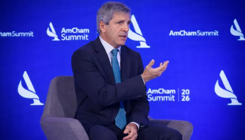 Caputo insistió con la baja de la inflación y prometió “18 meses históricos”