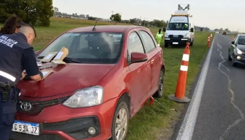 Tragedia en la ruta: murió un docente de la UNLP tras ser atropellado por un camión