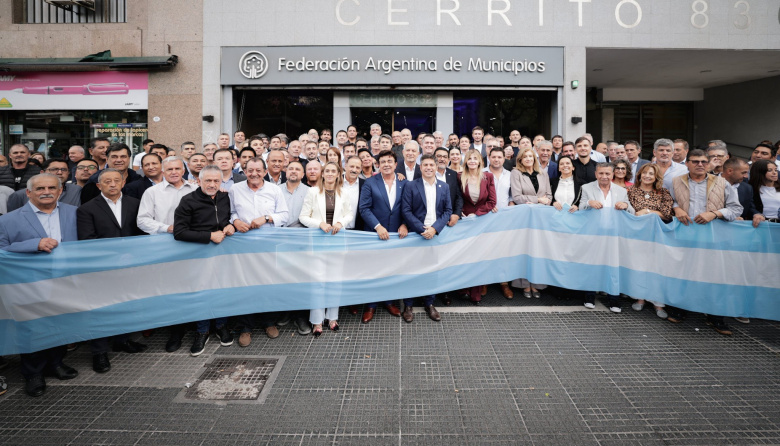 Alak apuntó contra Milei tras la marcha de intendentes: pidió un nuevo pacto fiscal