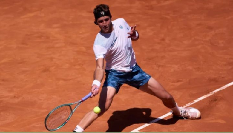 Tomás Etcheverry quedó eliminado en Barcelona tras un polémico saque de abajo de Borges