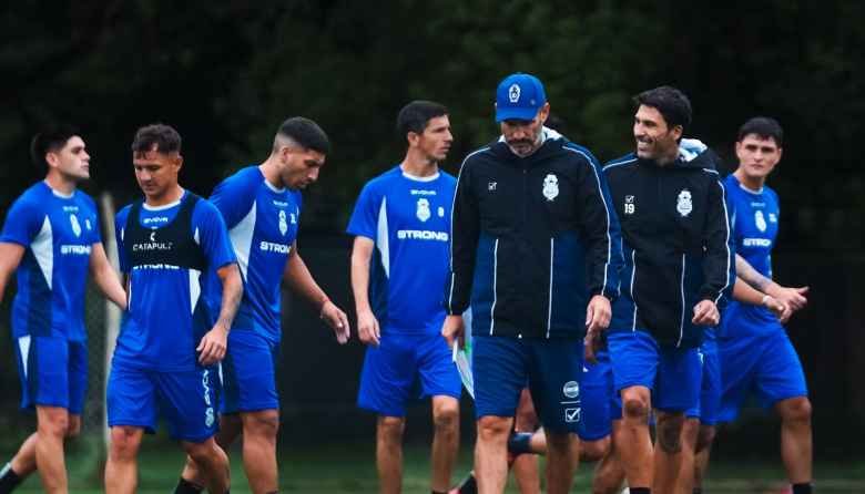 Gimnasia define el equipo: el jugador que se perfila para reemplazar a Nacho Fernández