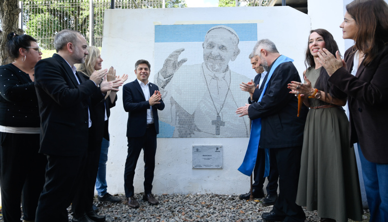 Kicillof participó de homenajes al Papa Francisco en Luján a un año de su fallecimiento