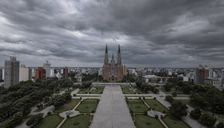 Alerta amarilla por vientos en La Plata: esperan ráfagas de hasta 70 km/h el domingo