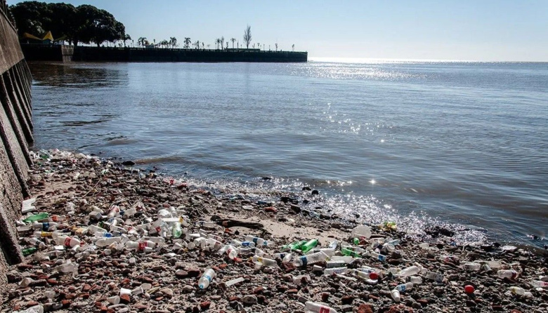 Desesperada búsqueda en el Río de la Plata: dos pescadores desaparecidos desde el domingo