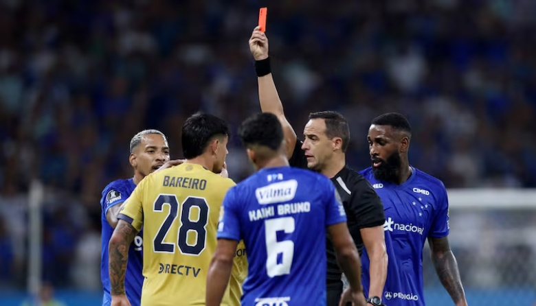 Úbeda, tras la derrota de Boca en Brasil: “Está a la vista cómo fue el arbitraje”