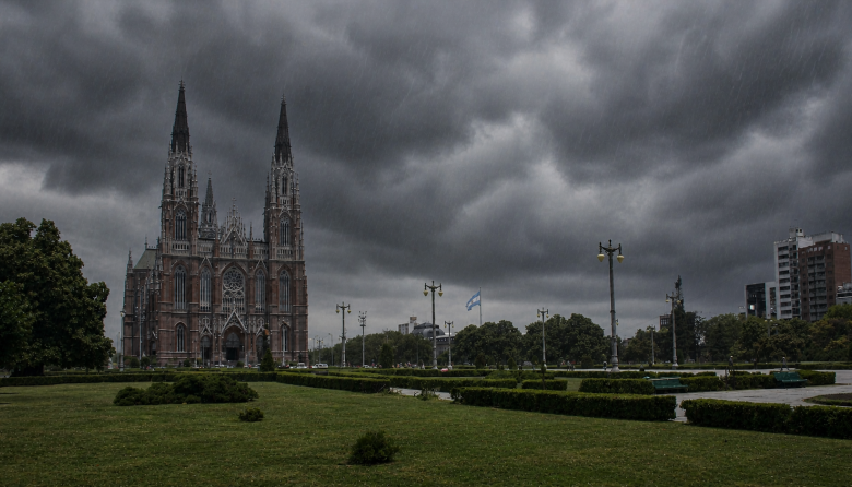 Alerta amarilla por tormentas en La Plata: prevén ráfagas, lluvia intensa y posible granizo