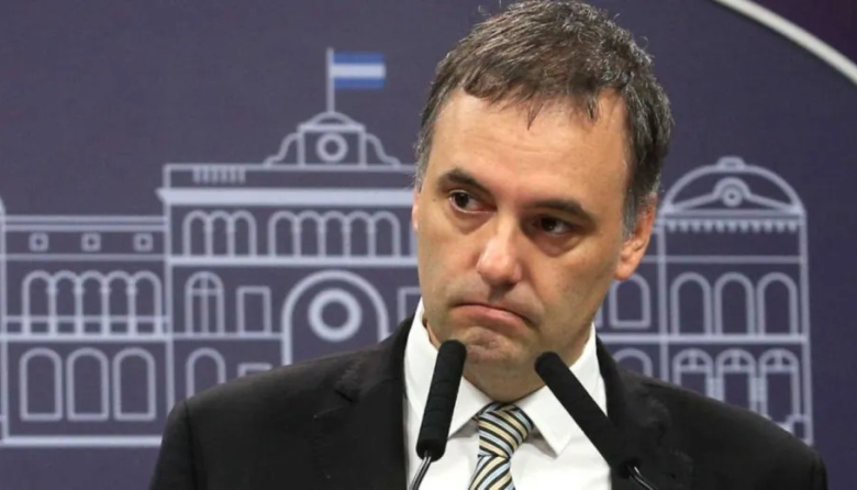 Manuel Adorni: un departamento y un terreno en La Plata, bajo la lupa judicial