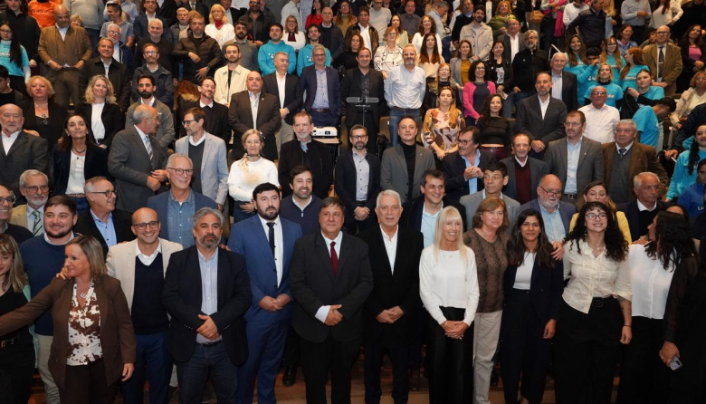 Alak acompañó la asunción de Gustavo Marín como nuevo decano de la Facultad de Ciencias Médicas